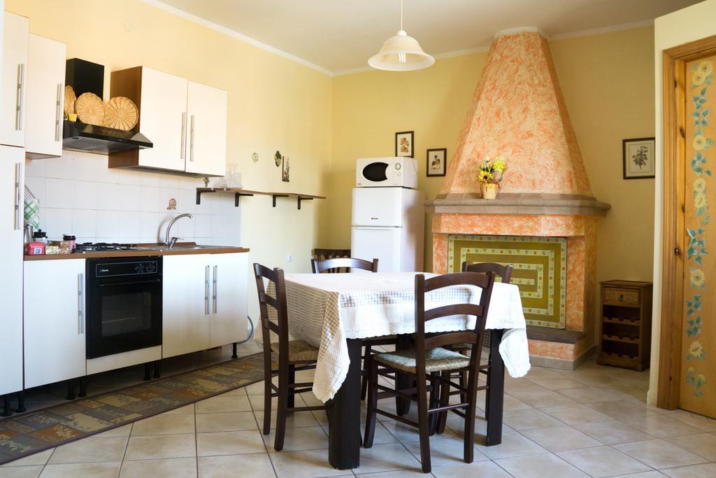 Casa Vacanza Da Luisa San Giovanni Suèrgiu Екстериор снимка